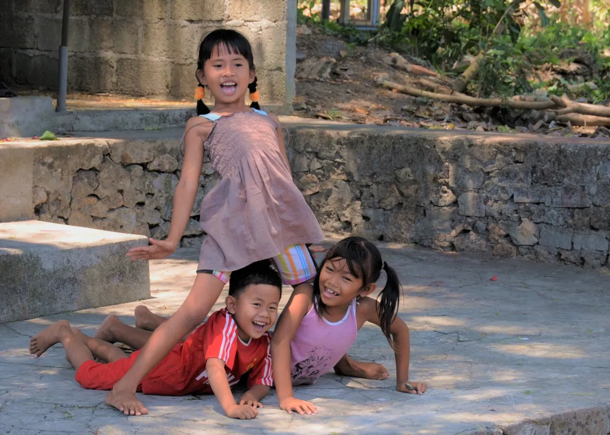 Portrait réalisé au fil des voyages et des rencontres — photographie d’Yvon JACQUES