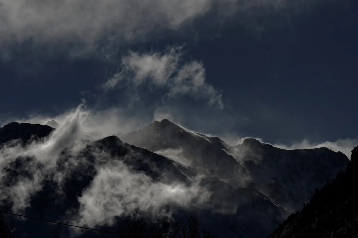Paysage d’hiver entre neige, montagne et lumière — photographie d’Yvon JACQUES