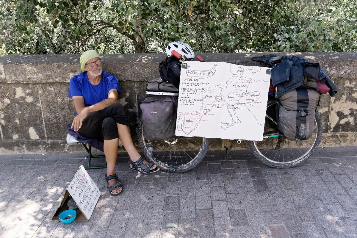Portrait réalisé au fil des voyages et des rencontres — photographie d’Yvon JACQUES