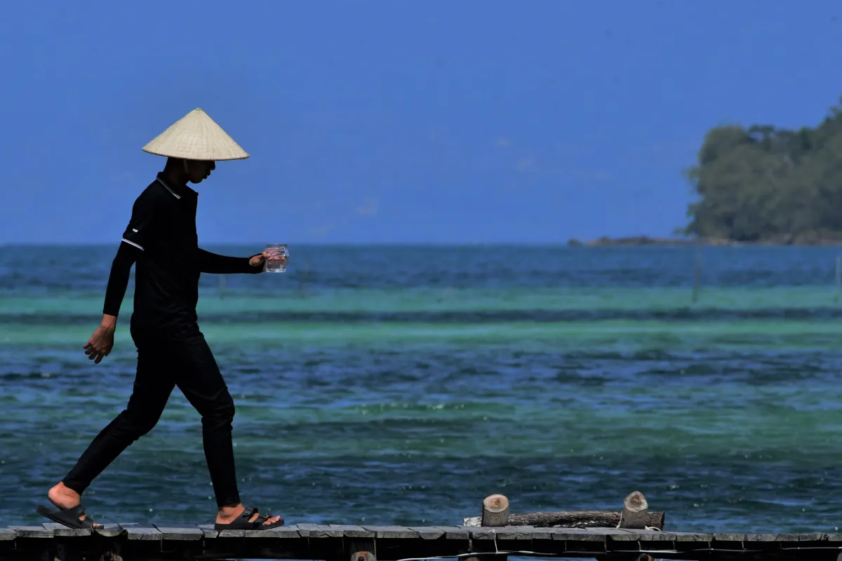 Portrait réalisé au fil des voyages et des rencontres — photographie d’Yvon JACQUES