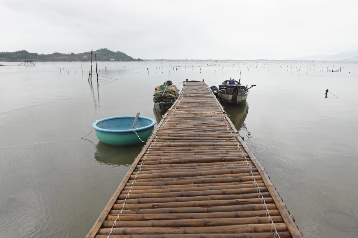 Paysage, scène de vie ou rencontre photographiée au Vietnam — photographie d’Yvon JACQUES