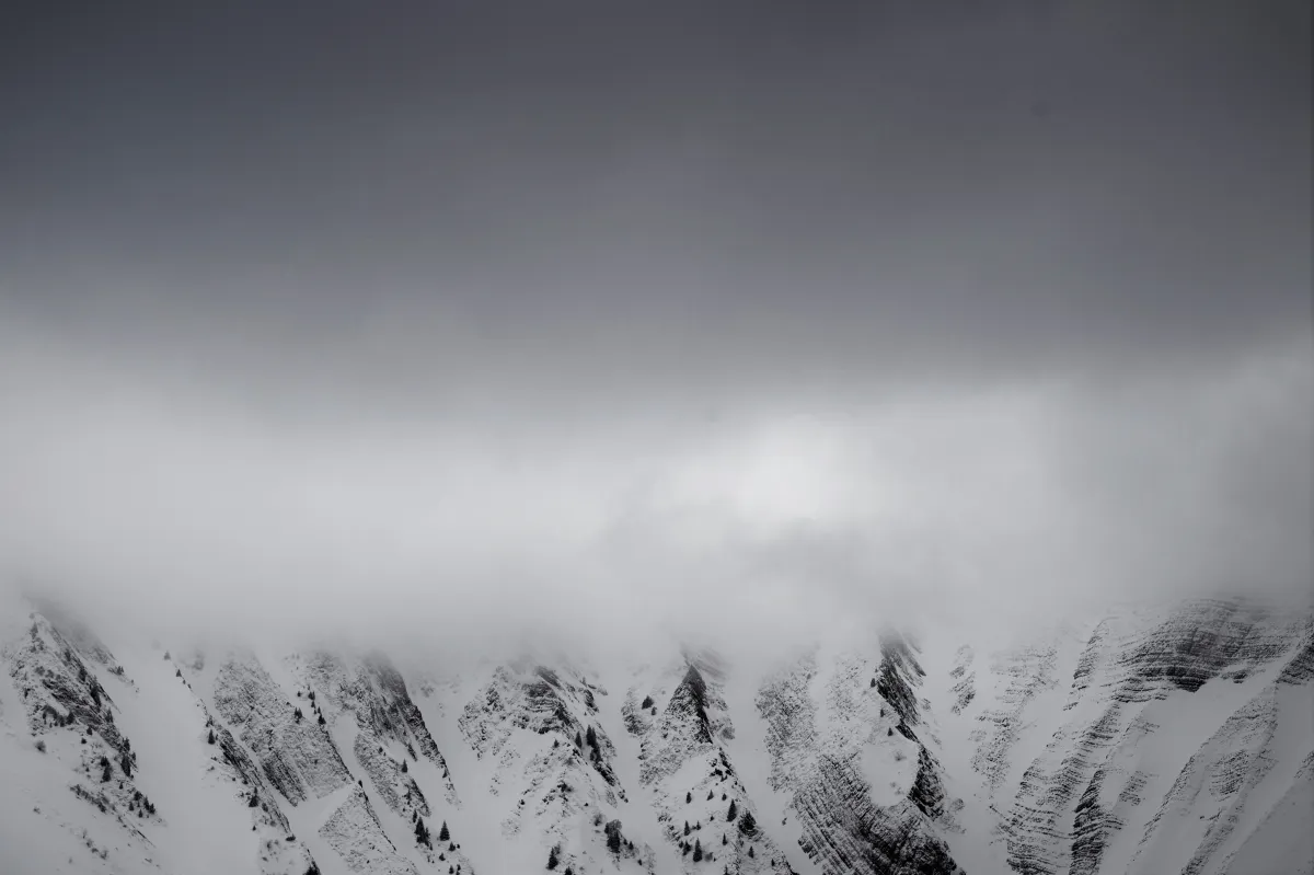 Paysage d’hiver entre neige, montagne et lumière — photographie d’Yvon JACQUES